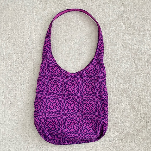 NIKE Reversible Gym Shoulder Bag - Picture 4 of 4